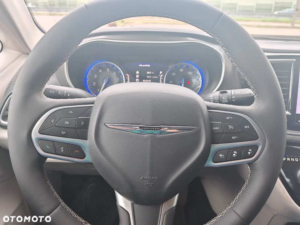 Chrysler Pacifica - 21