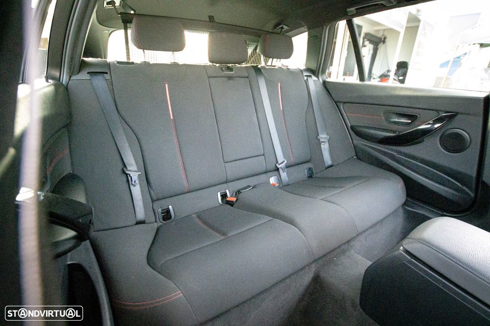 BMW 320 d Pack M - 10