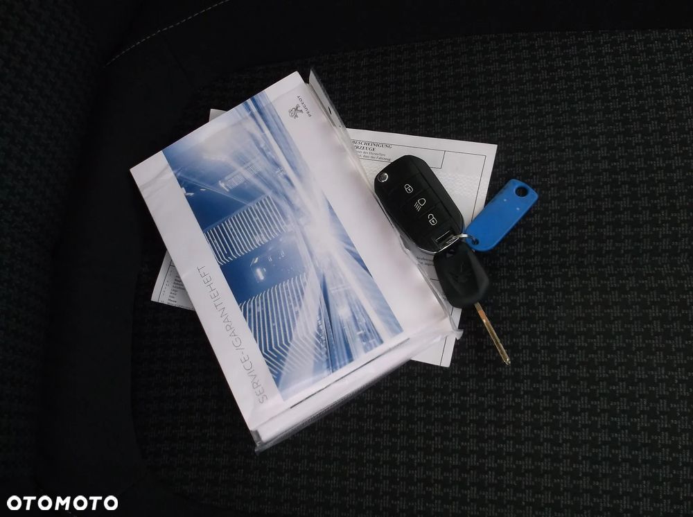 Peugeot 308 PureTech 130 GPF EAT8 Black Edition - 22