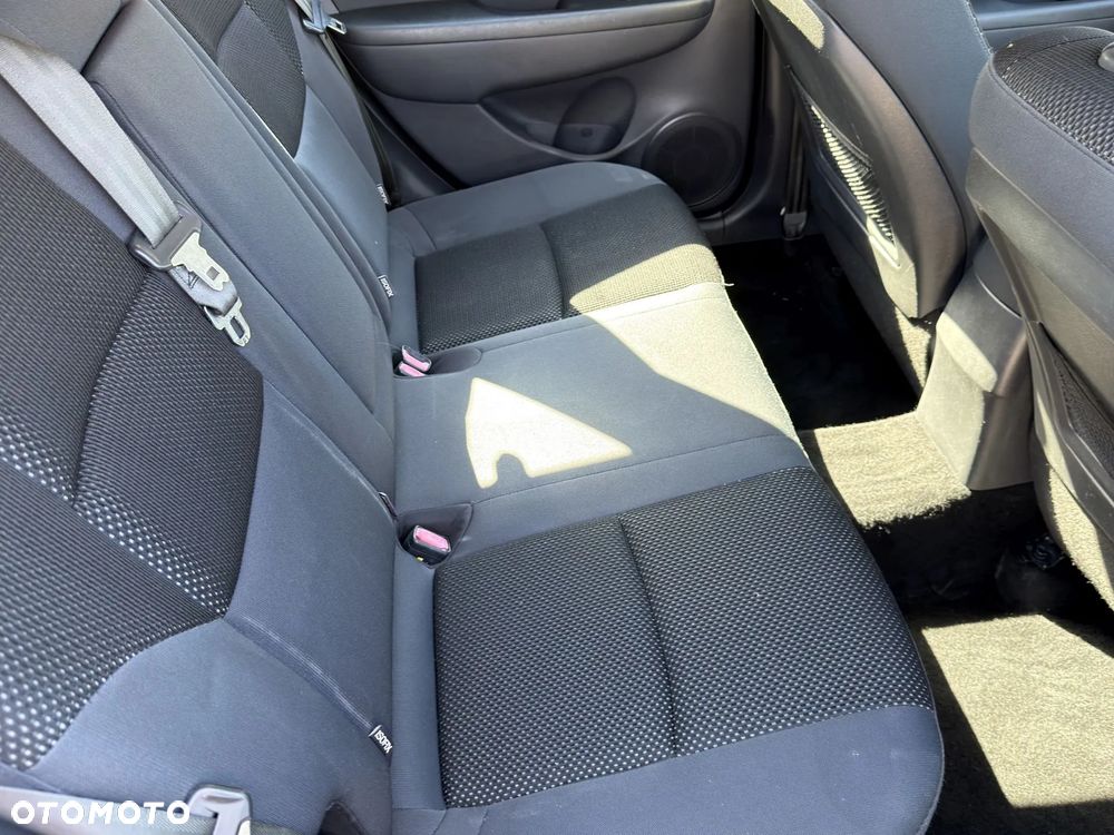 Hyundai i30 1.6 Comfort EU5 - 8