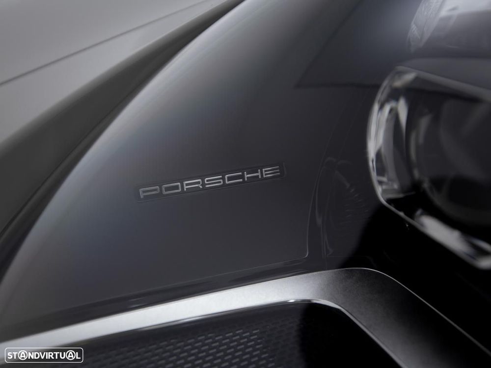 Porsche 911 (992) - 13