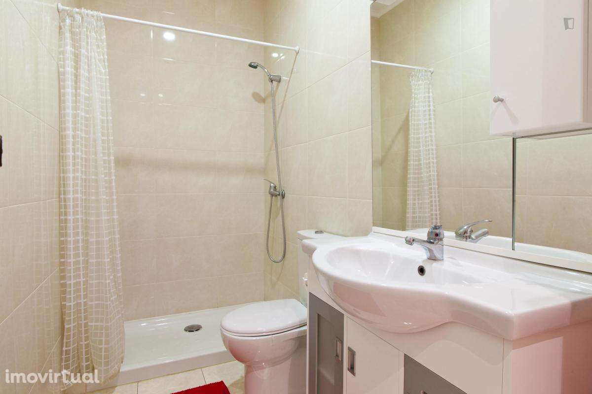 Quarto - localizado em Arroios Lisbon - Grande imagem: 5/12
