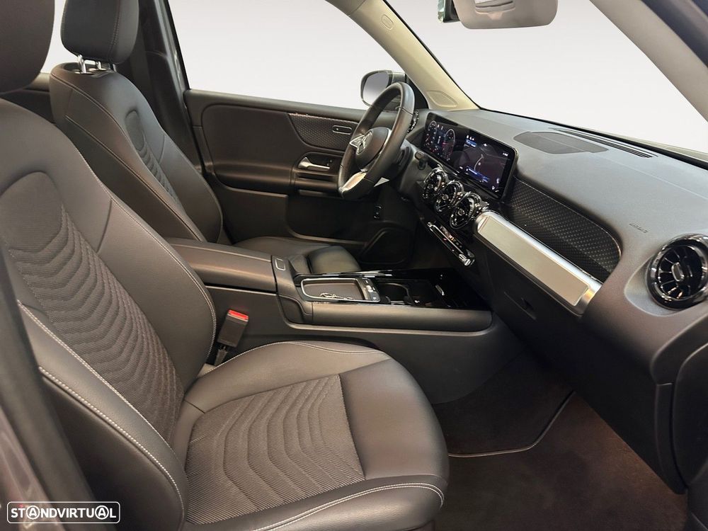 Mercedes-Benz GLB 180 d — fotografia 15