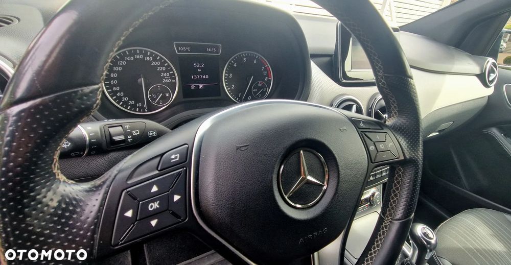 Mercedes-Benz Klasa B 180 BlueEFFICIENCY Edition Style - 11