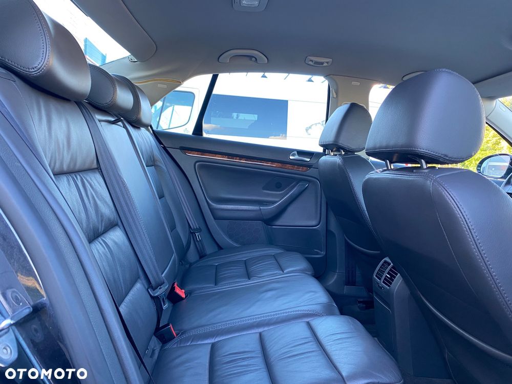 Volkswagen Jetta 1.9 TDI United - 31
