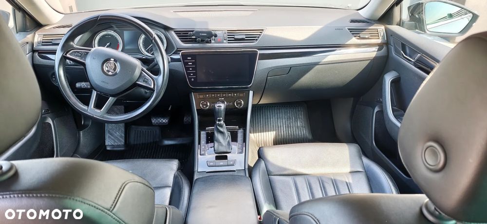 Skoda Superb 2.0 TDI 4x4 L&K DSG - 6
