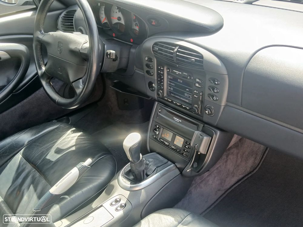 Porsche 911 Série F - 26