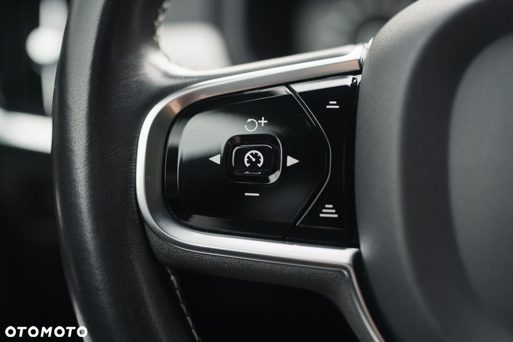 Volvo S90 D5 AWD R-Design - 25