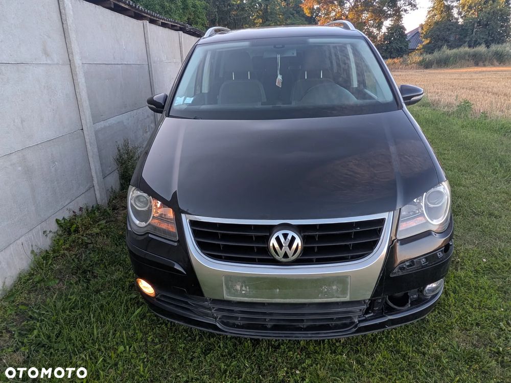 Volkswagen Touran - 16