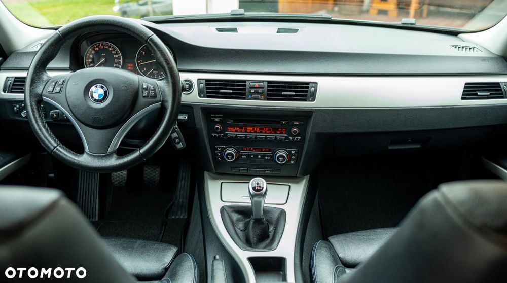 BMW Seria 3 318i Edition Sport - 17