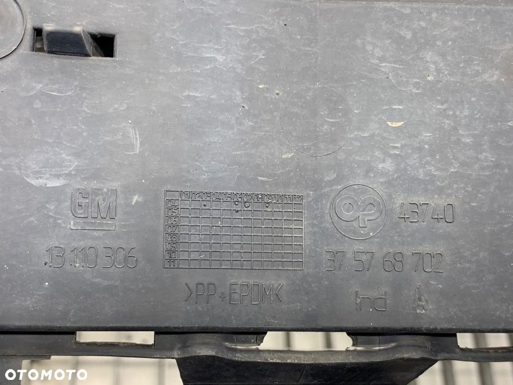 KRATKA ZDERZAKA PRZÓD - 99.00 PLN - OPEL ASTRA H GTC (A04) 2005 - 2010 1.4 (L08) 66 kW [90 KM] - 4