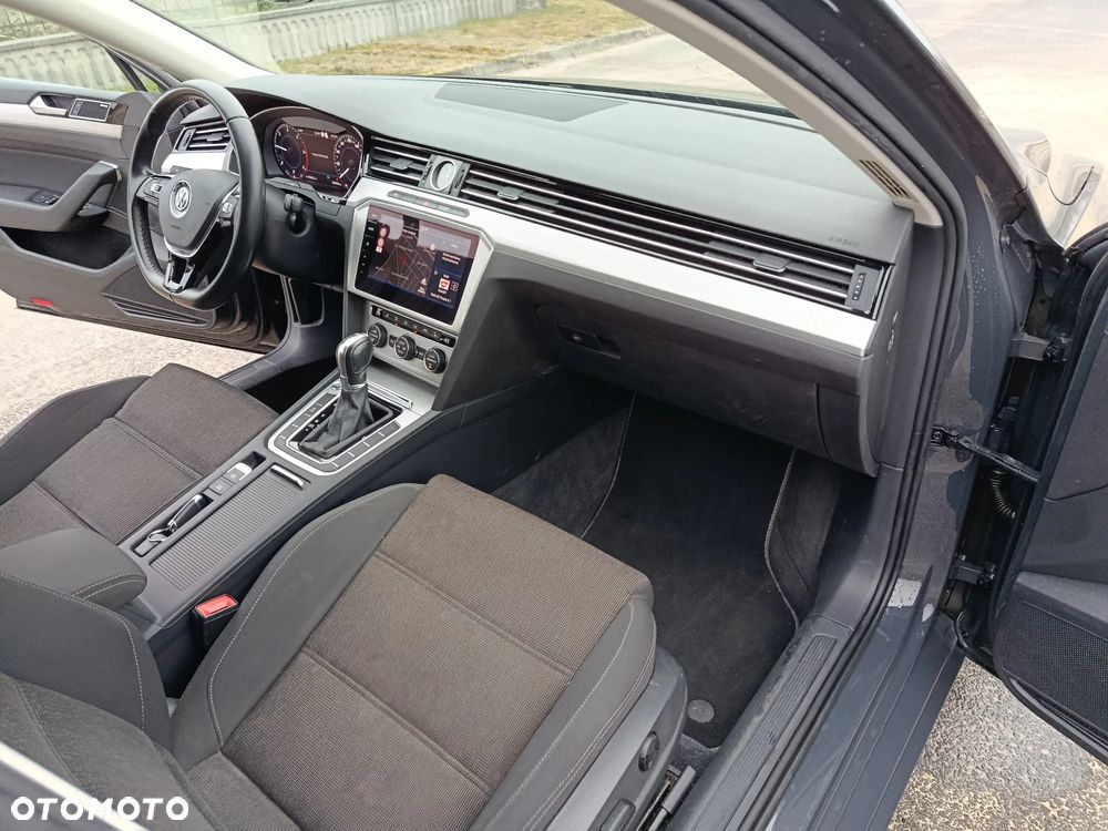 Volkswagen Passat 2.0 TDI SCR (BlueMotion Technology) DSG Comfortline - 9
