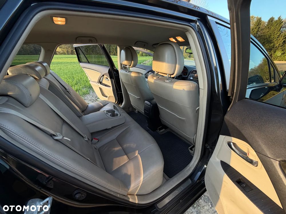 Toyota Avensis 1.8 Premium EU5 - 27