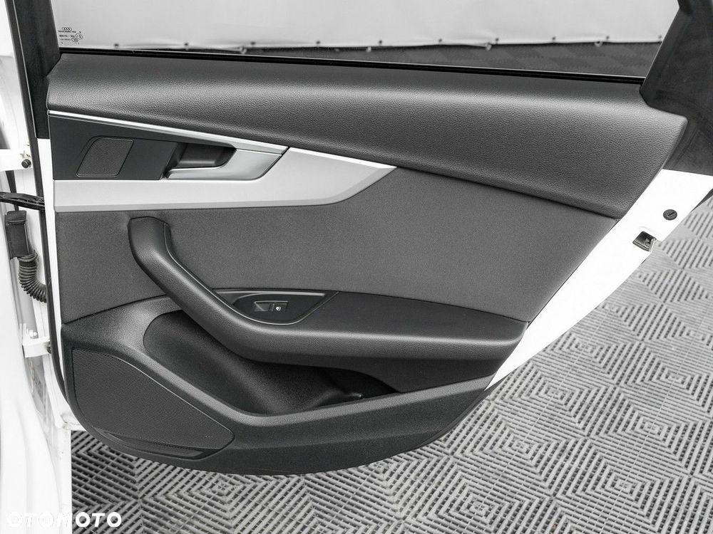 Audi A4 Limousine - 29