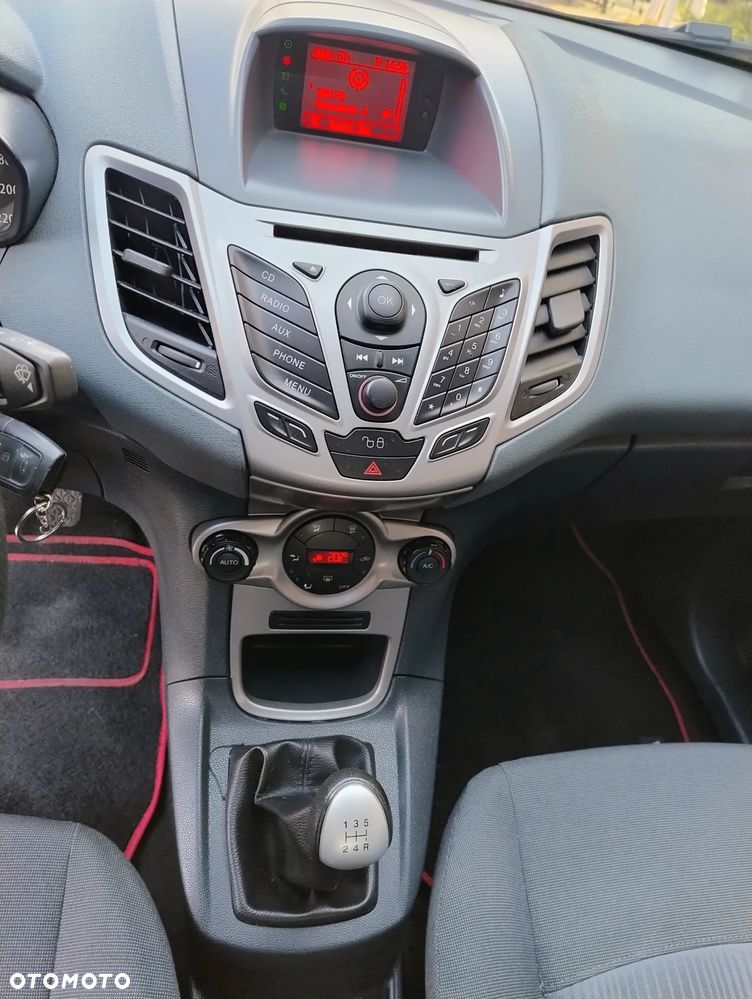 Ford Fiesta - 10