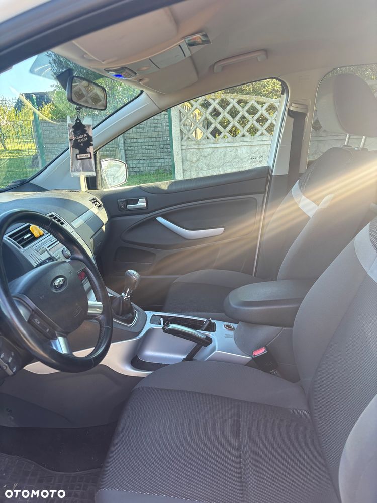 Ford Kuga - 6