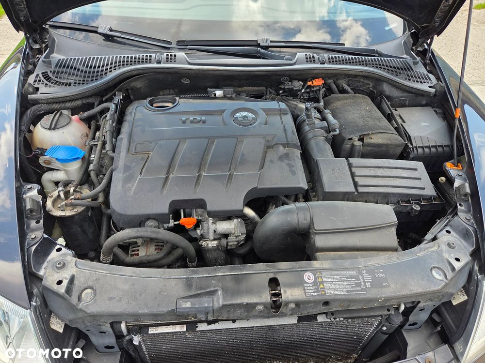Skoda Octavia 2.0 TDI CR DPF RS - 10