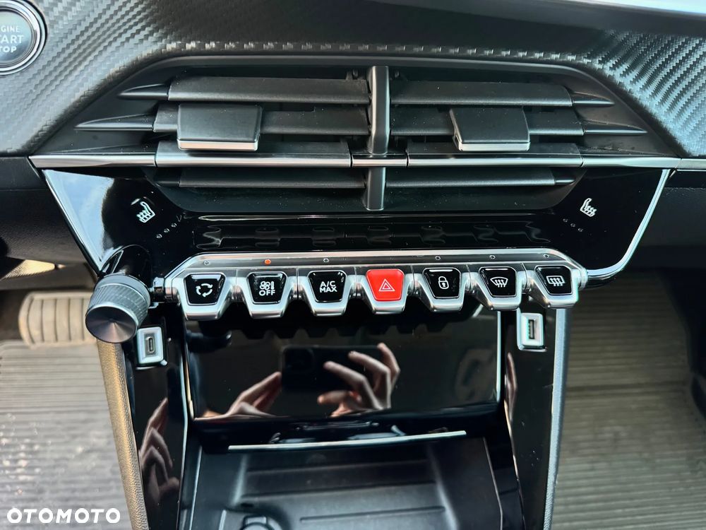 Peugeot 2008 PureTech 130 EAT8 Allure - 27