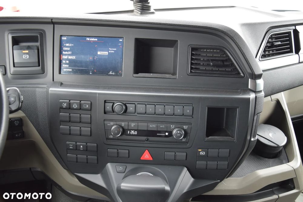 MAN TGS 18.470 / WAGA: 7.200 KG / PRZYSTAWKA PTO / EURO 6 / NOWY MODEL / TEMPOMAT / NAWIGACJA / 2 ZBIORNIKI PALIWA / NISKI PRZEBIEG / SERWISOWANY / SPROWADZONY - 28