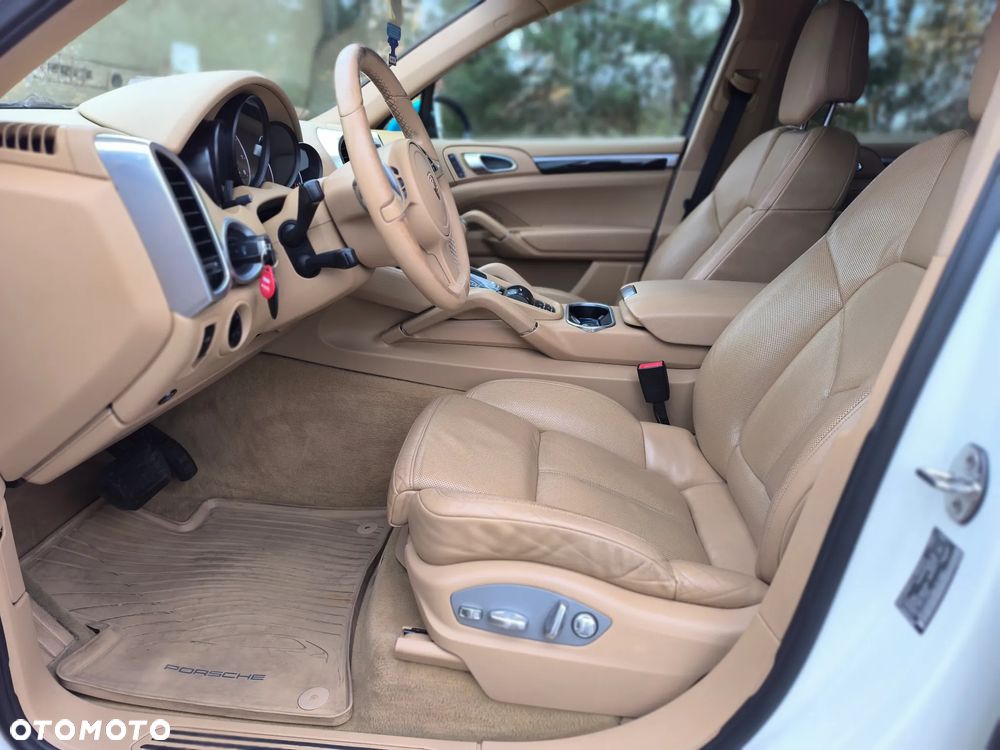 Porsche Cayenne - 11