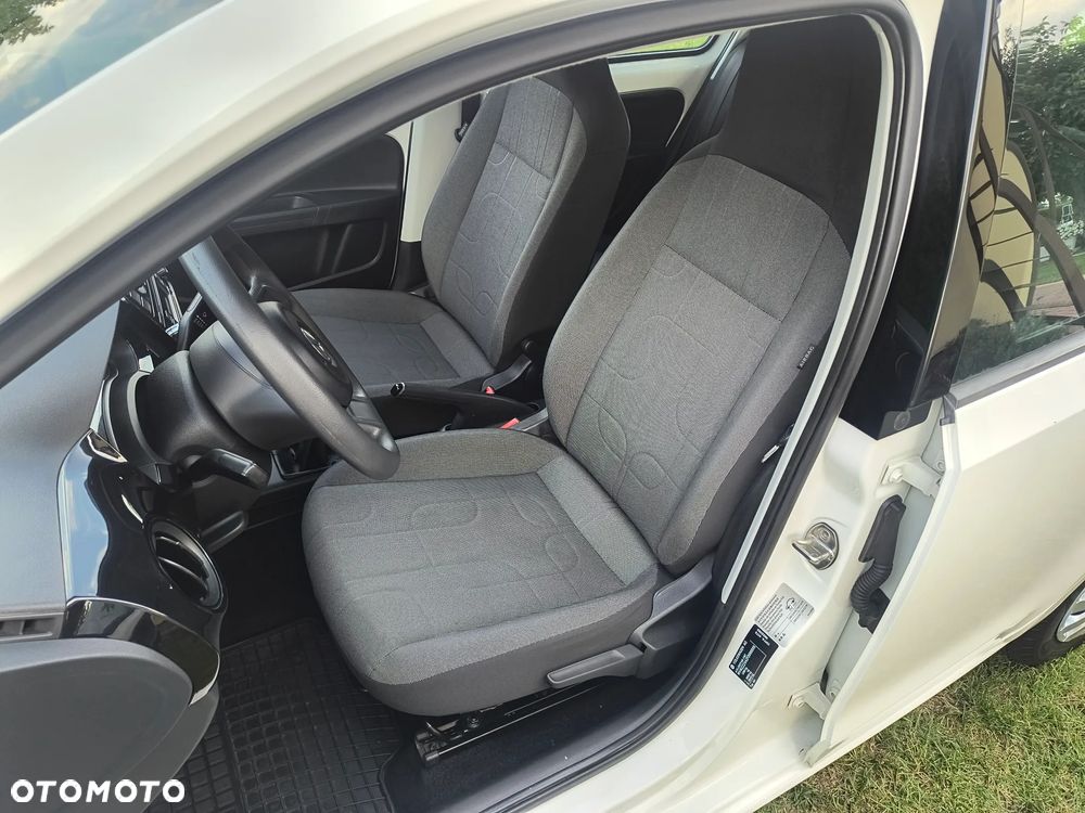 Volkswagen up! - 10