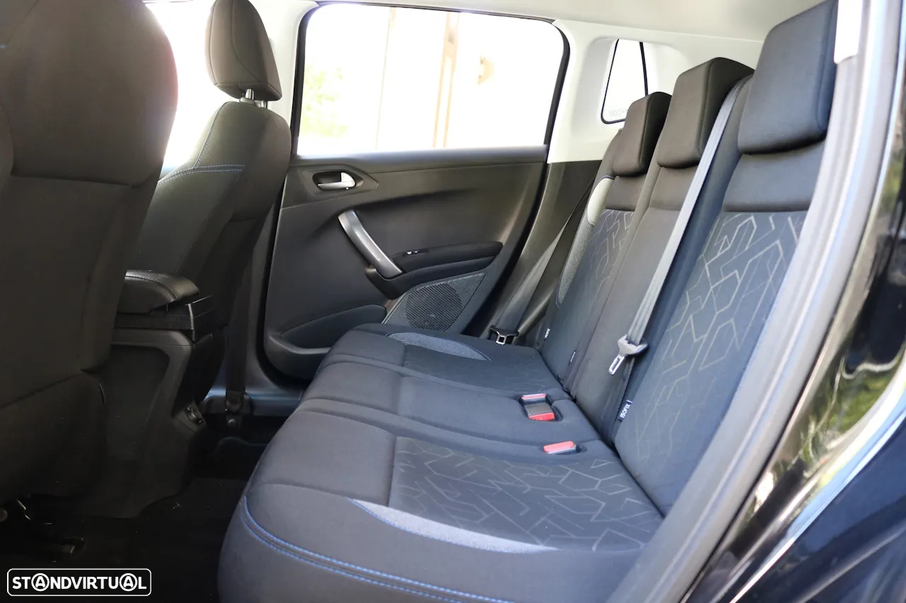 Peugeot 2008 PureTech 130 Active Pack - 14