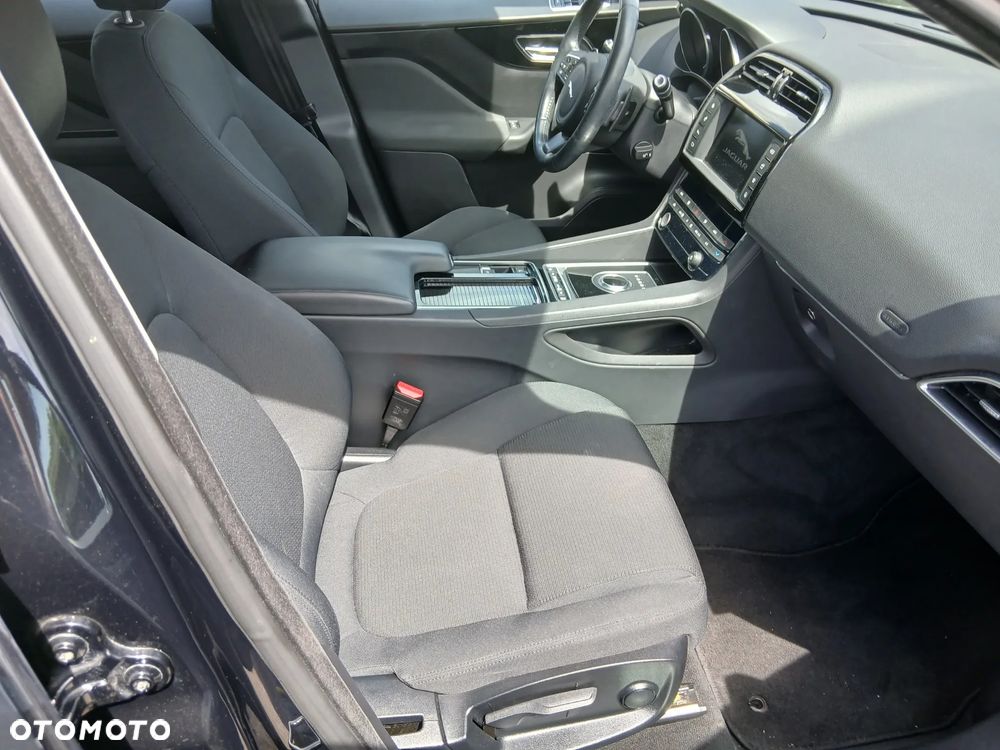 Jaguar F-Pace 2.0 i4D AWD Chequered Flag - 21