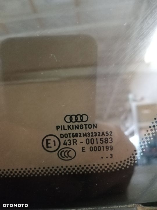 Szyba szybka prawy tył trójkątna tylna Audi A6 C5 Sedan 03r - 3