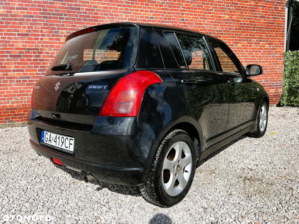 Suzuki Swift - 4