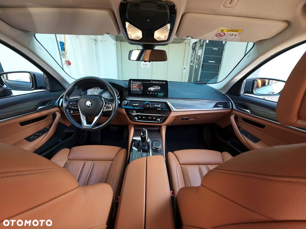BMW Seria 5 530i xDrive mHEV Luxury Line - 7