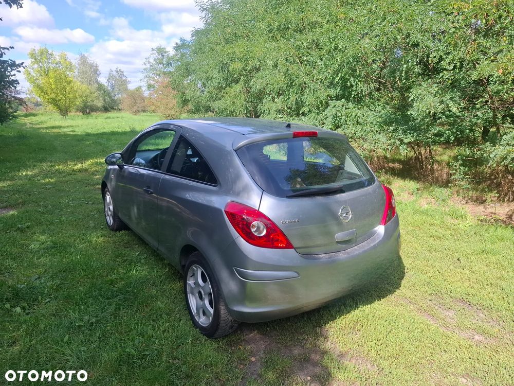 Opel Corsa 1.2 16V Edition / Active - 6