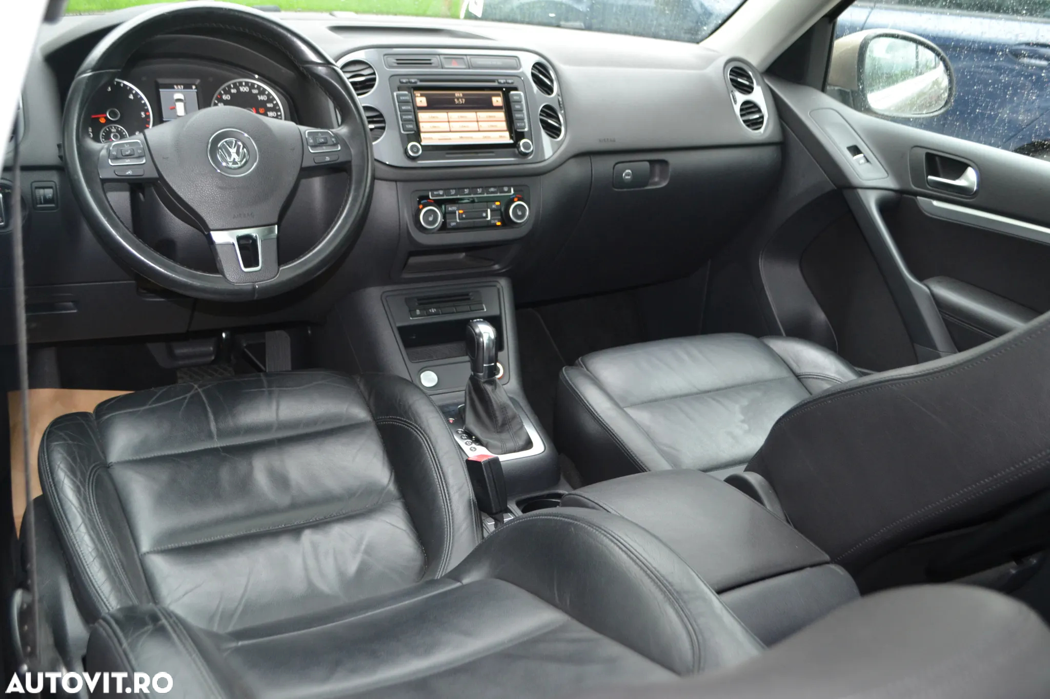 Volkswagen Tiguan - 8