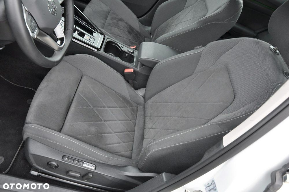 Volkswagen Golf - 10