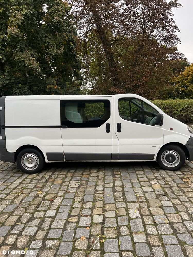 Opel Vivaro 2.5 CDTI L2H1 - 3