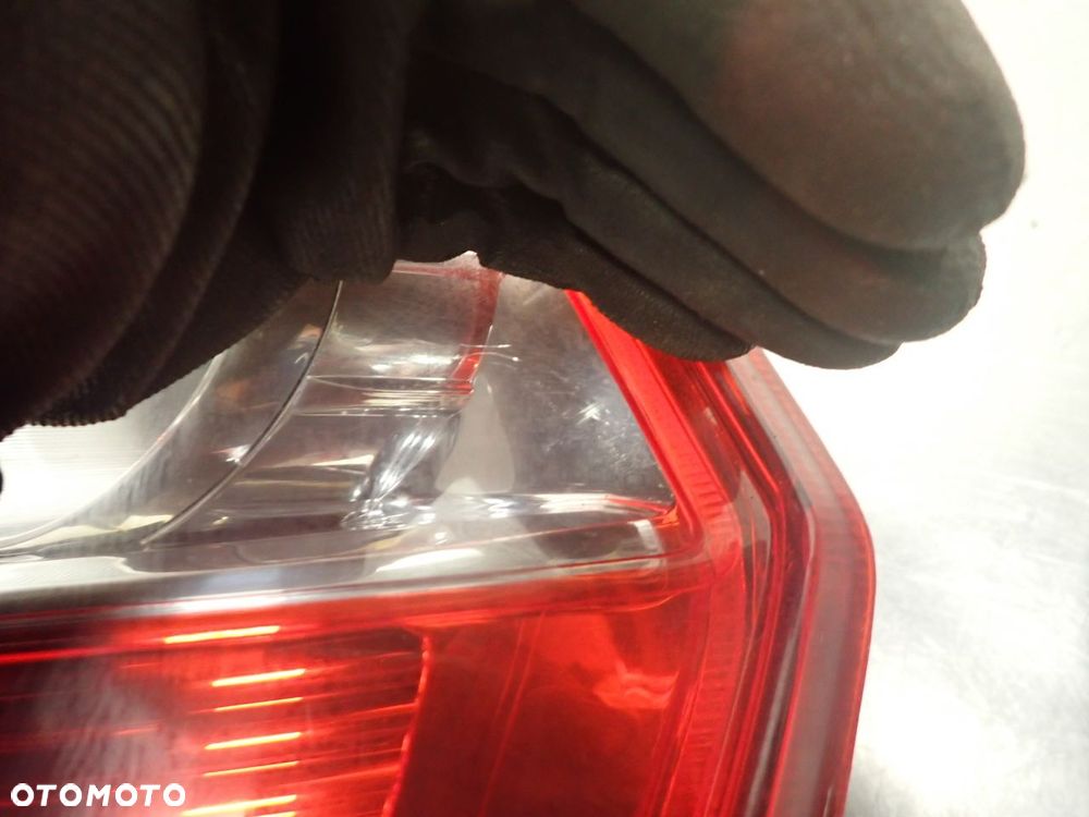 LAMPA PRAWA TYLNA SUZUKI SPLASH 1.0 - 2