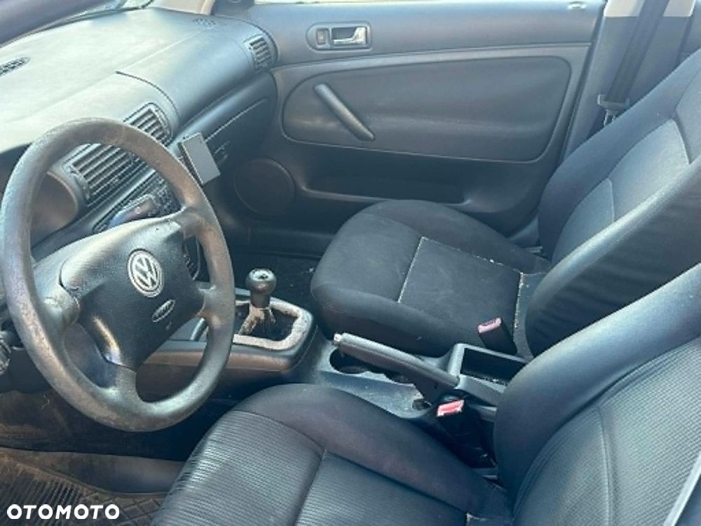 Volkswagen Passat 1.9 TDI Basis - 4