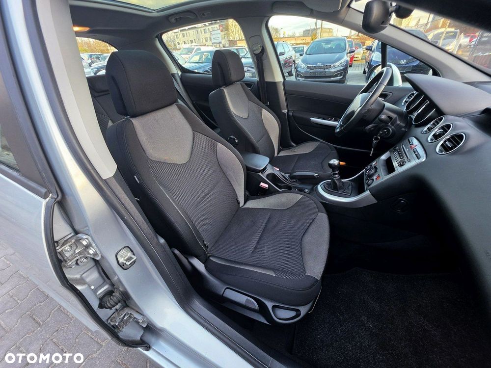 Peugeot 308 HDi FAP 110 Platinum - 24