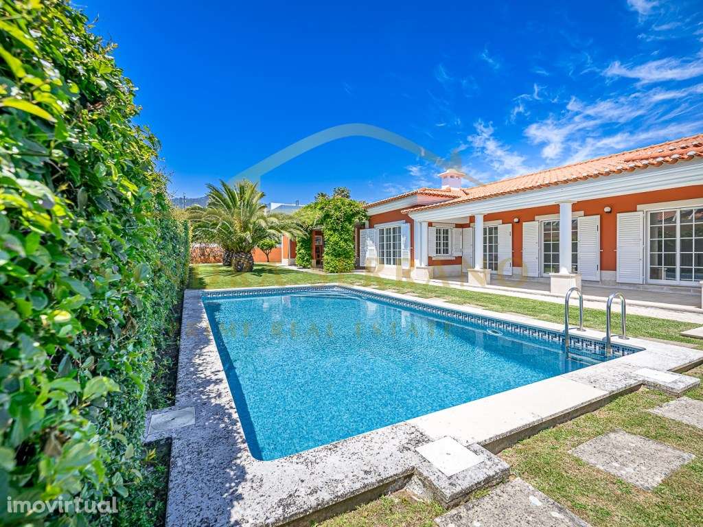 Moradia de traça tradicional com 7 assoalhadas - Grande imagem: 2/49