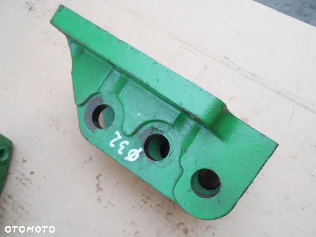 Podstawa uchwyt łącznika centralnego fi32mm John Deere 7800 - 1