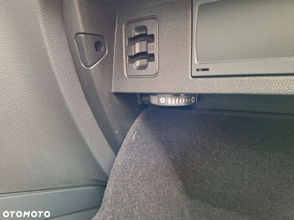 Volkswagen Passat Variant 2.0 TDI BMT Highline DSG - 25