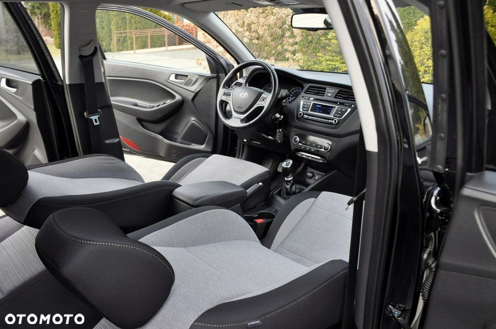 Hyundai i20 - 23