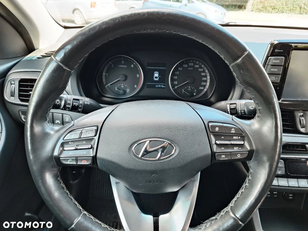 Hyundai i30 Fastback 1.6 CRDI Premium - 12