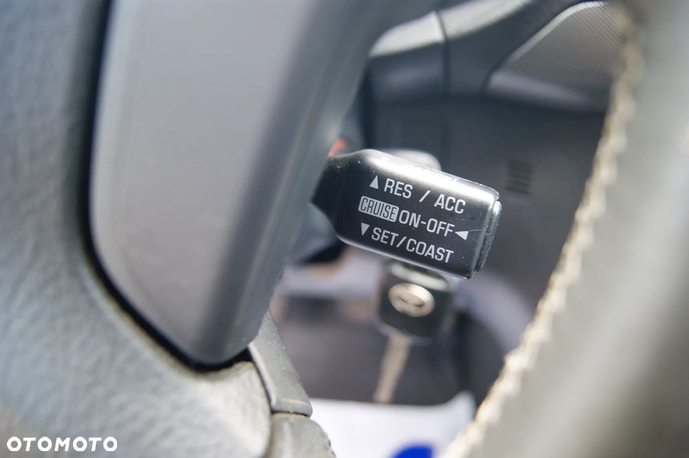 Toyota Avensis 2.0 VVT-i Sol - 22
