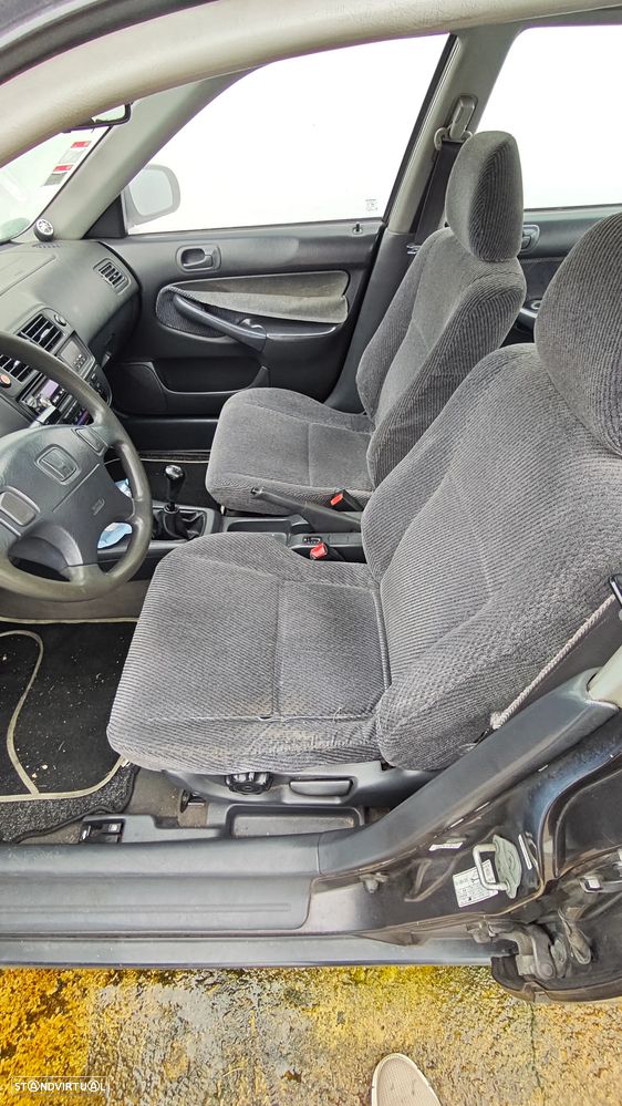 Honda Civic 1.4i S - 6