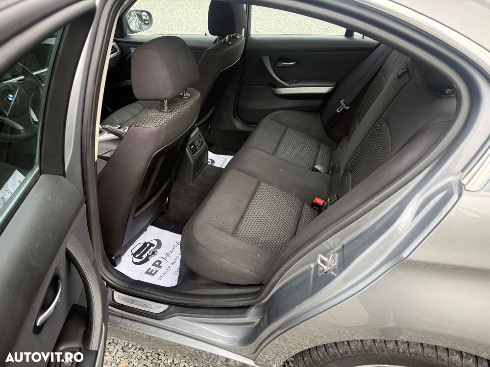 BMW Seria 3 318d Luxury Line - 13