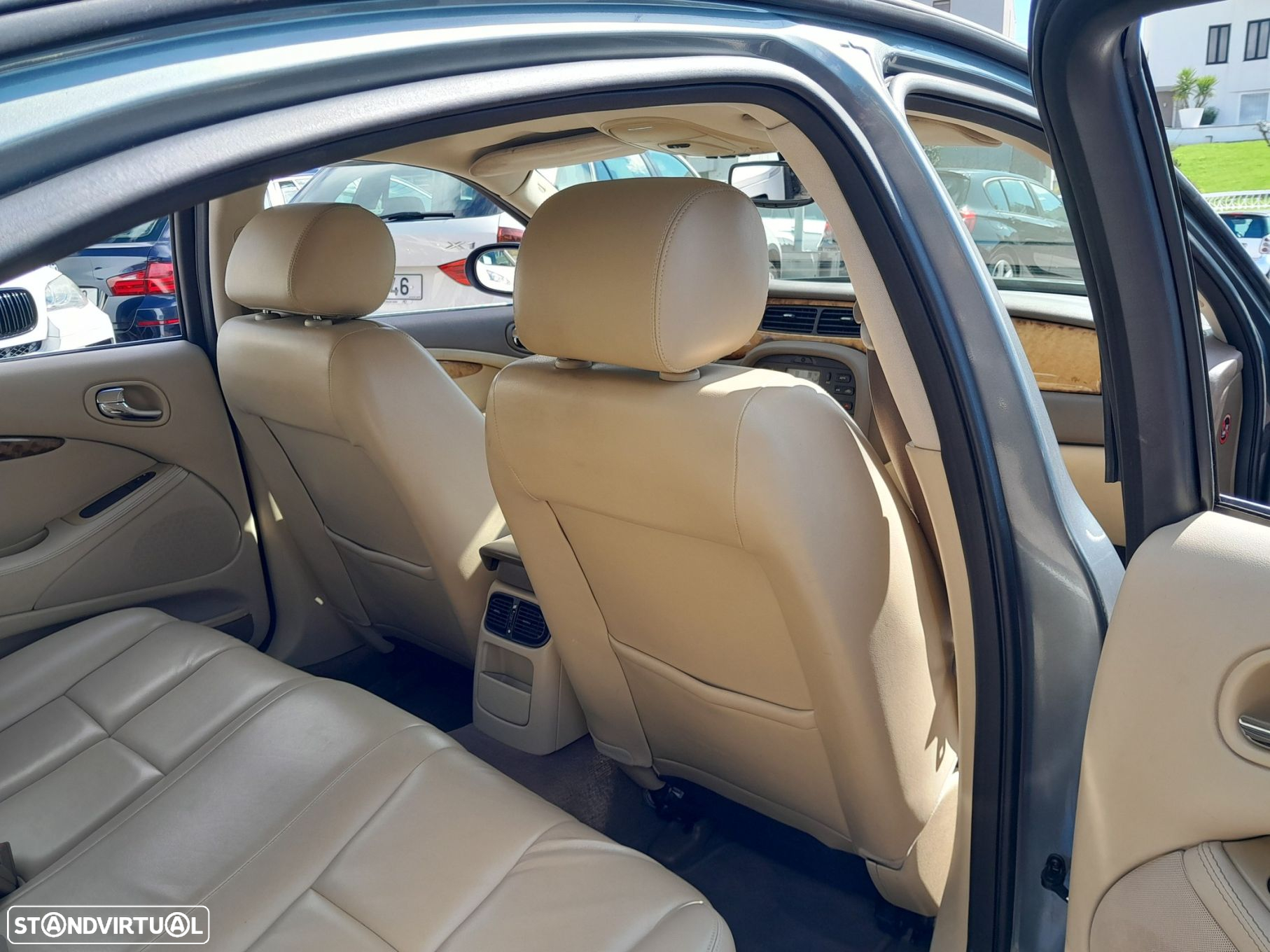 Jaguar S-Type 2.7 D V6 Executive Auto. - 17