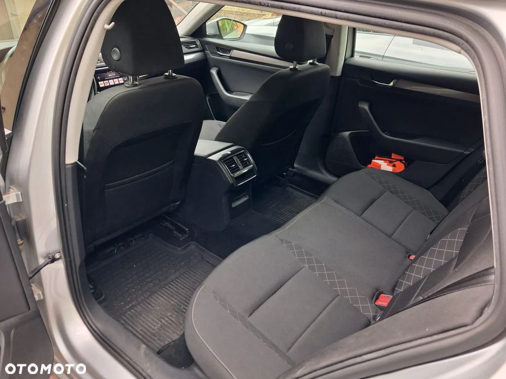 Skoda Superb 2.0 TDI SCR Active - 8