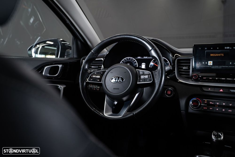 Kia XCeed 1.6 CRDi MHEV Drive - 41