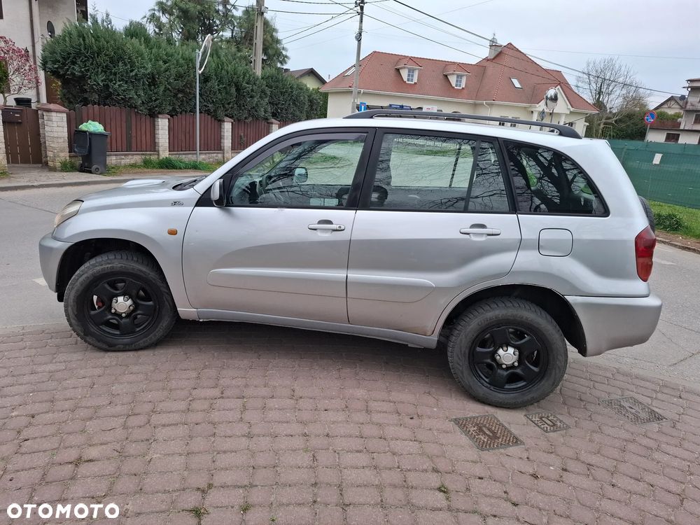 Toyota RAV4 2.0 D-4D 4x4 - 4