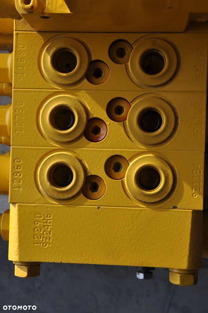 Rozdzielacz Hydrauliczny Komatsu PC 170 - 7